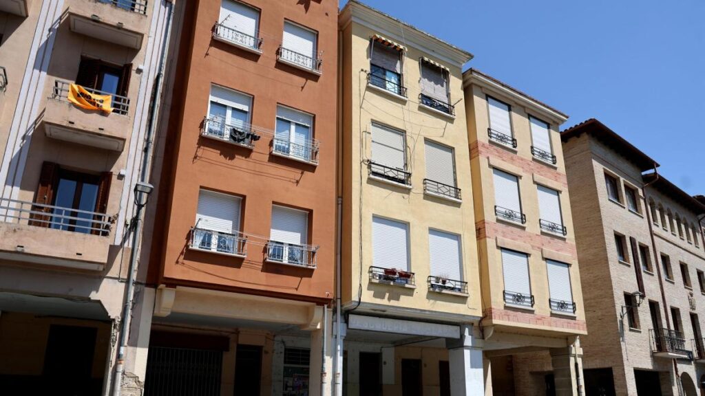 Fuite tragique : un mort après une chute de balcon en pleine course à la police