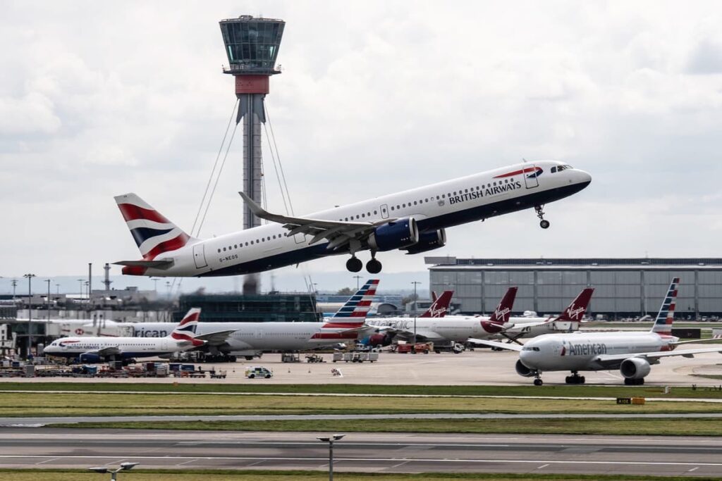 Grève des agriculteurs : une piste d'Heathrow fermée, retards de vols à prévoir