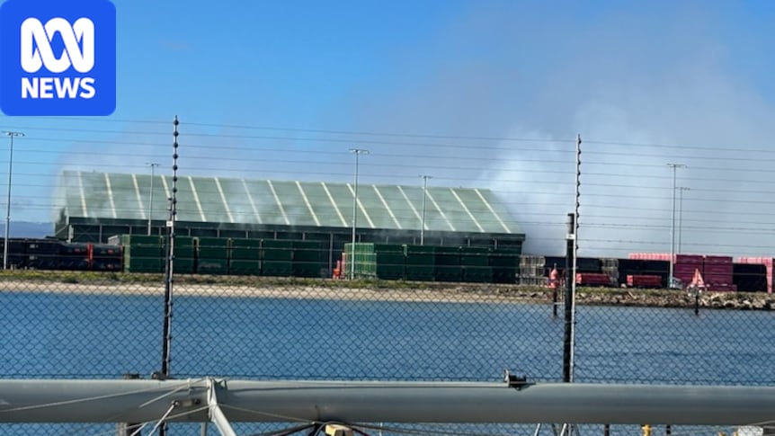 Incendie de soufre à Port Adelaide : une fumée toxique s'échappe !