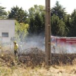 Incendie ravivé sur un terrain abandonné à Santa Marta