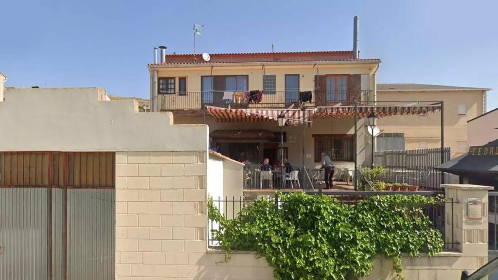 Lutte et chagrin : deux jours de deuil après la tragédie d'un incendie fatal dans une famille