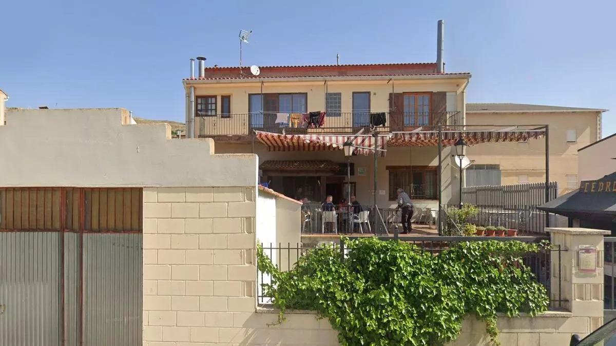 Lutte et chagrin : deux jours de deuil après la tragédie d'un incendie fatal dans une famille