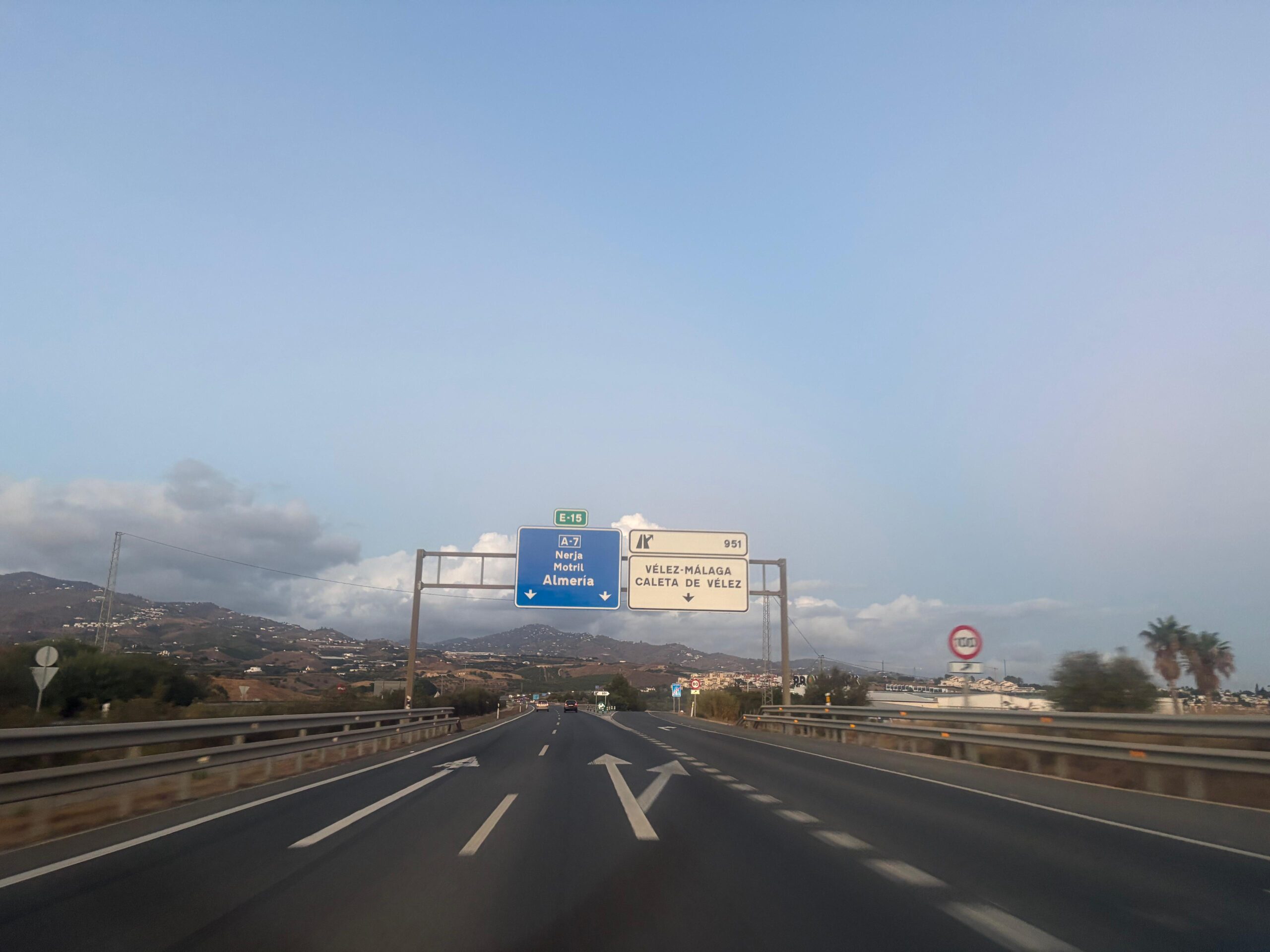 Mystère autour de la mort d’un homme de 36 ans retrouvé dans une voiture sur l’A-7 à Vélez-Málaga