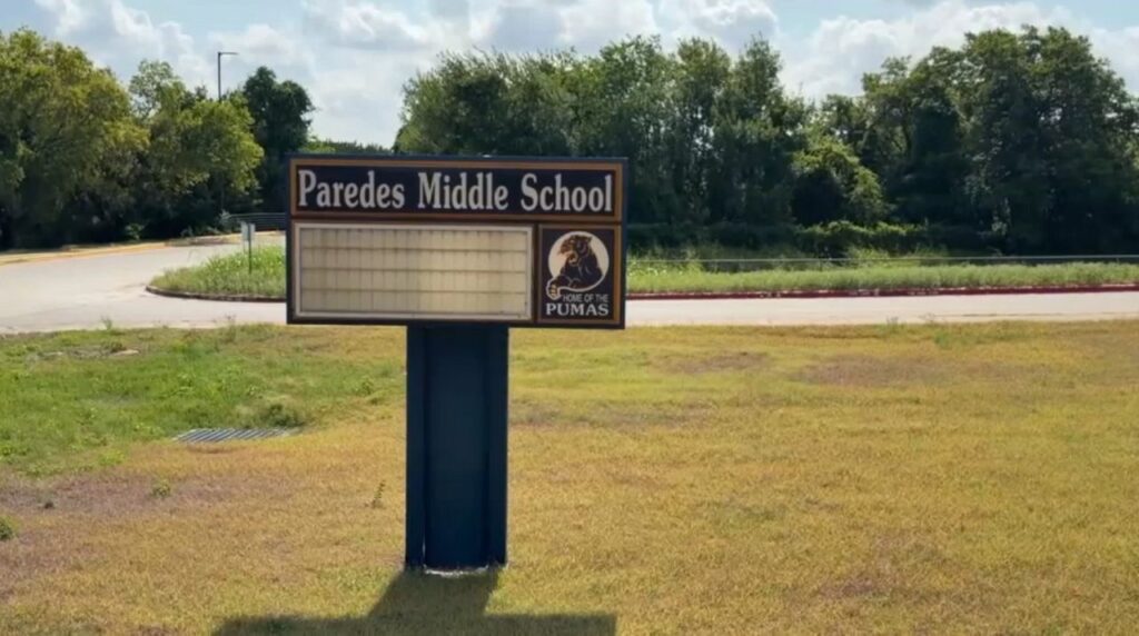 Parents d'Austin ISD en émoi après la fermeture de Paredes