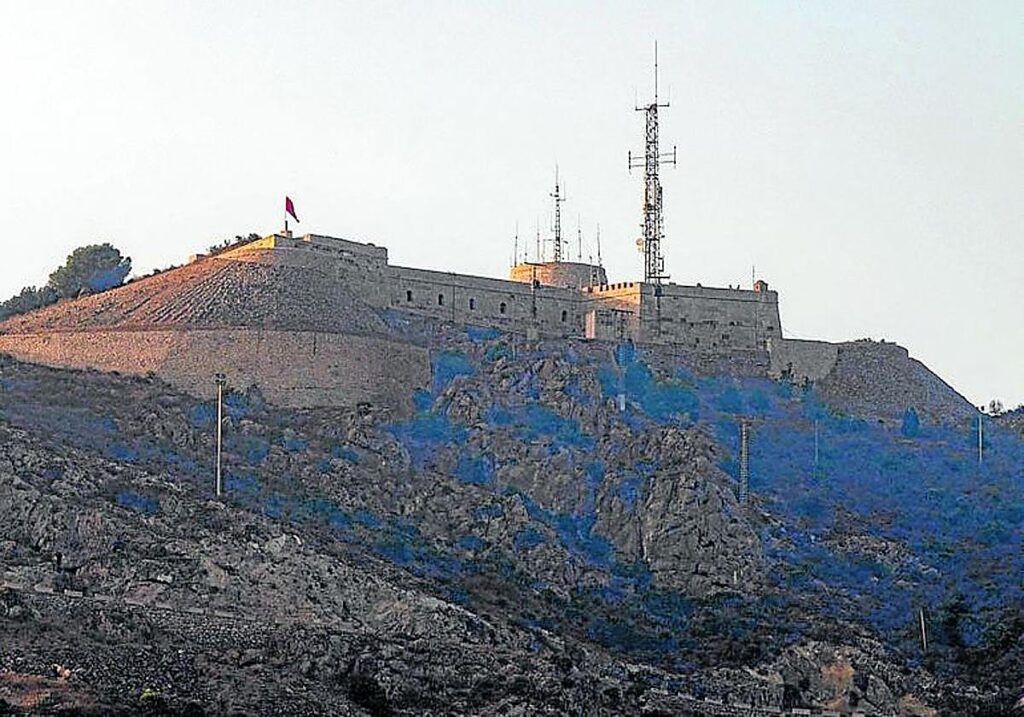 Protégeons le site du château de San Julián !