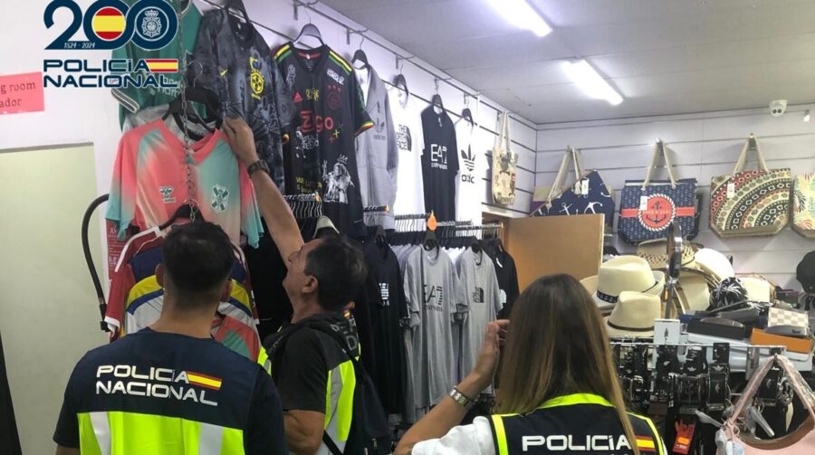 Quatre arrestations pour atteinte à la propriété industrielle dans le Sud de Tenerife