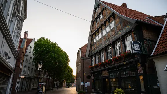 Rue avec un bâtiment à colombages à Lingen