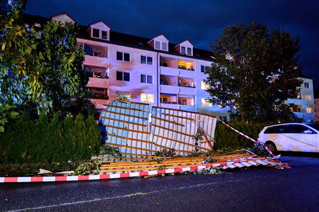Un abri endommagé après la tempête