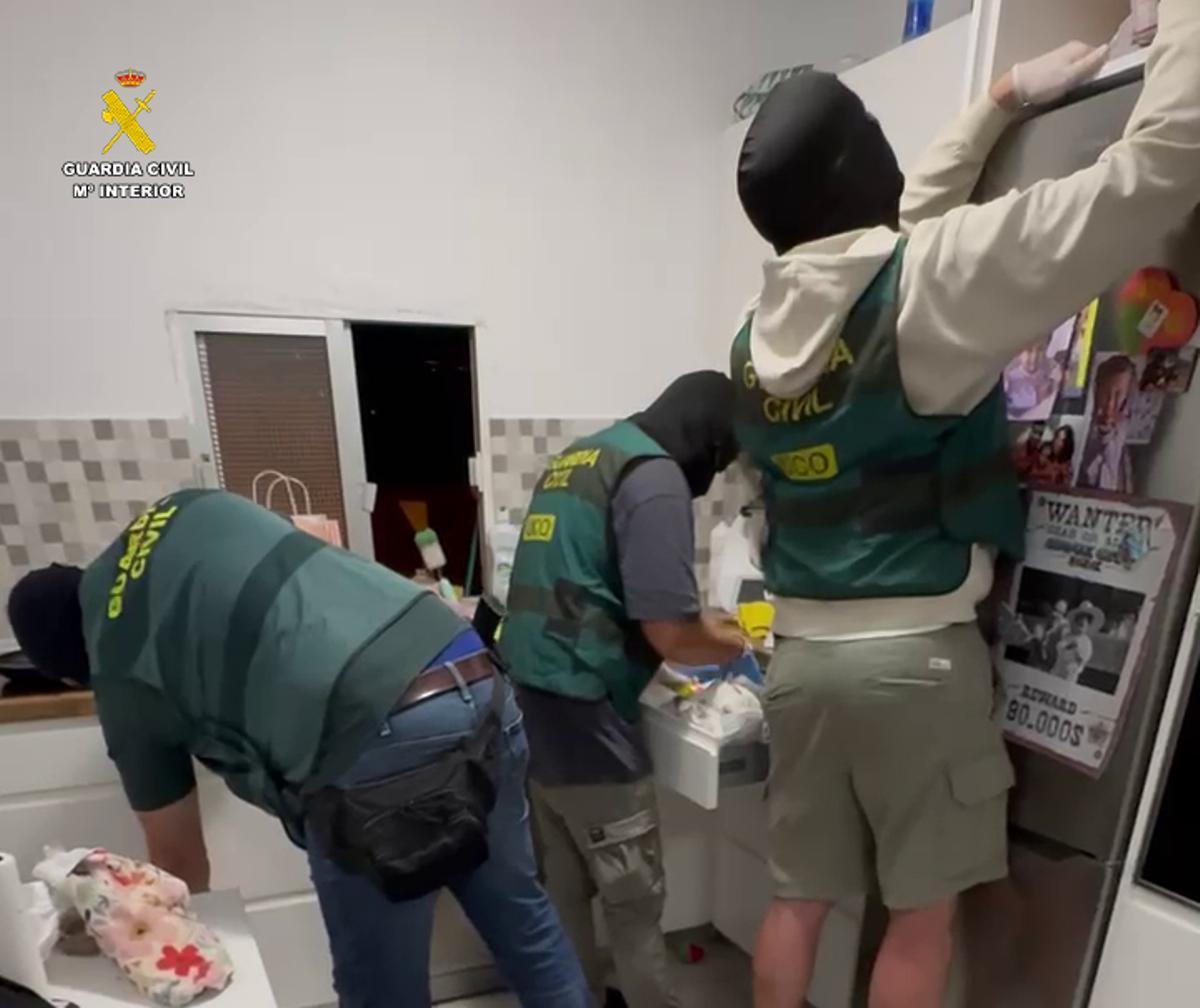 Registros en las viviendas de los investigados.
