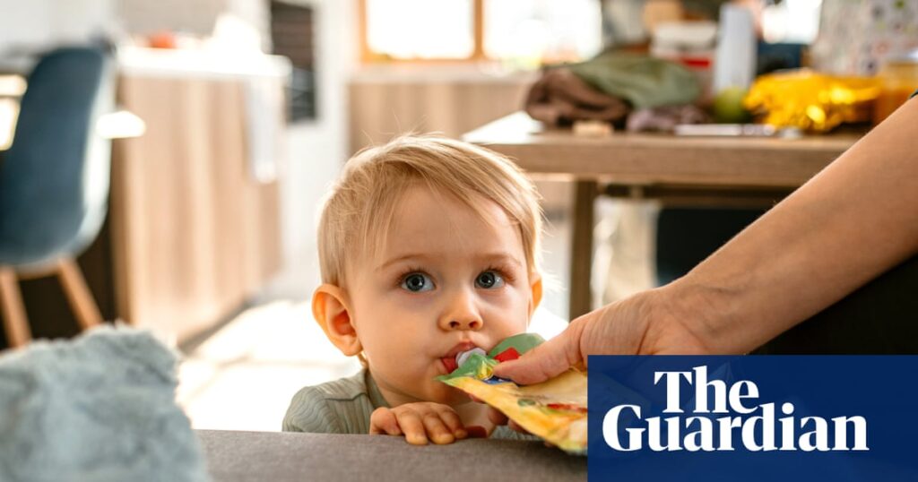 Un quart des aliments pour bébés au Royaume-Uni trop sucrés, alerte une analyse