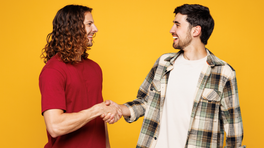 Une amitié inattendue avec un collègue discret a transformé sa vie grâce à un mentor en fitness.