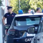 Homme tue sa femme avec un coussin à Monserrato, en présence de la famille