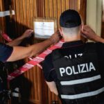Meurtre horrible à Turin : un jeune homme avoue, deux femmes arrêtées pour un crime sanglant