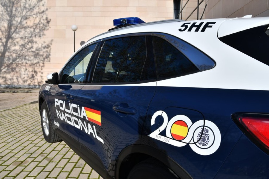 Homme arrêté pour avoir poignardé sa partenaire dans un bar de Ciudad Lineal
