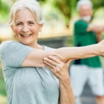 4 Minutes par Jours : L'Habitude Surprenante qui Révolutionne la Santé Après 65 Ans