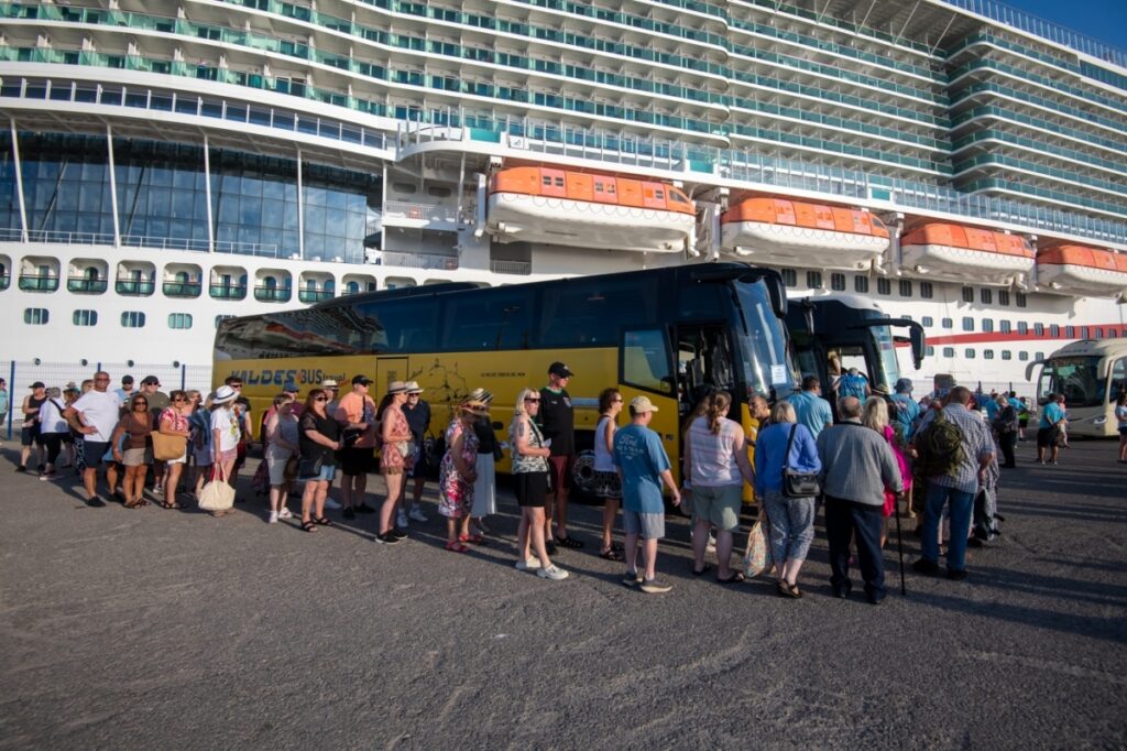 Alicante séduit le géant Carnival avec son patrimoine et sa gastronomie pour développer ses croisières
