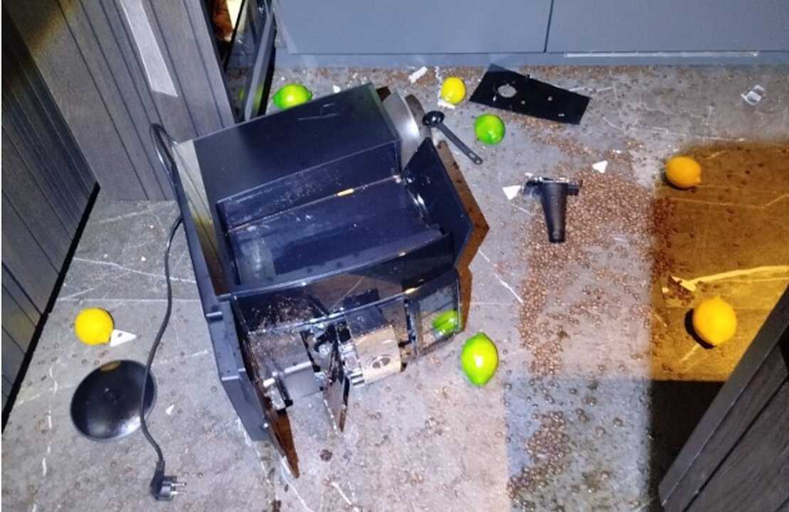 Arrêtée pour avoir saccagé la maison de son ex après l'avoir surpris avec une autre femme