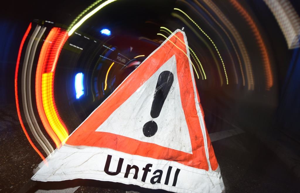 Bouchon sur l'A93 à Regensburg après un accident de camion : accès Prüfening fermé