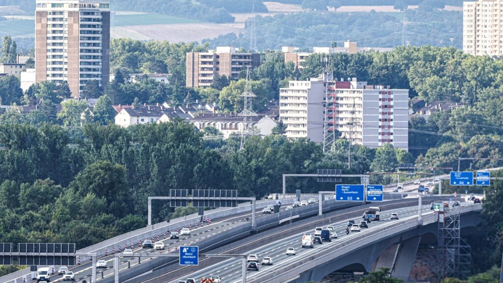 Chaos sur la A643 : Brücke Schierstein fermée vers Francfort