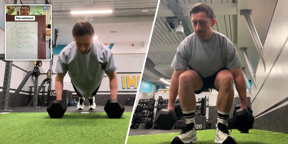 Une personne effectuant un entraînement avec haltères dans une salle de sport avec un plan d'entraînement affiché.