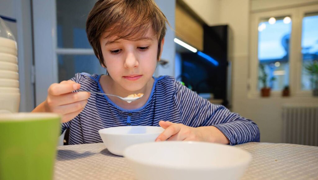 Comment faire manger mon fils difficile à l'école ?