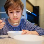 Comment faire manger mon fils difficile à l'école ?