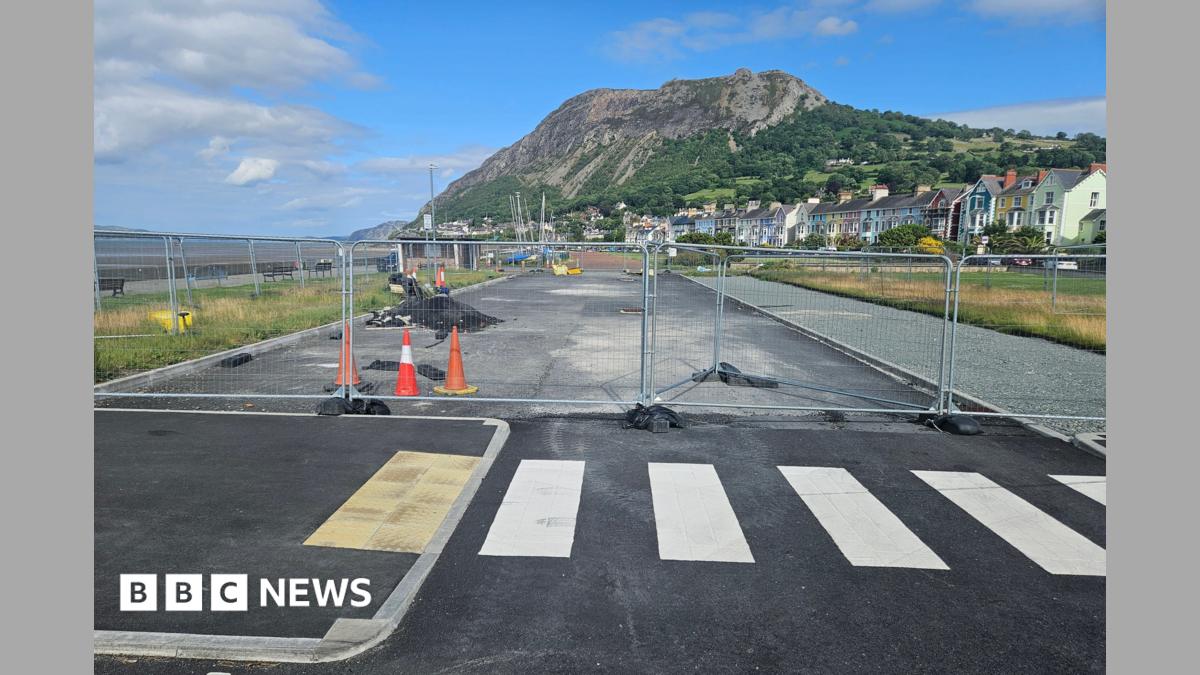 Conseillers de Conwy invités à rejeter les projets de parkings à Llanfairfechan