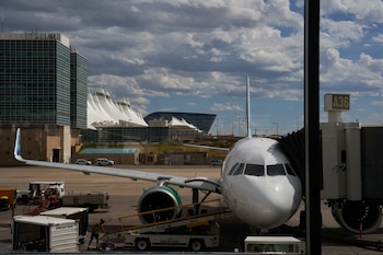 Frontier Airlines, une compagnie aérienne américaine à bas prix, basée à Denver, Colorado