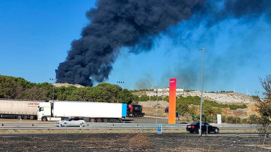 Incendie entre Montañana et Villamayor : plusieurs équipes de pompiers mobilisées à Zaragoza