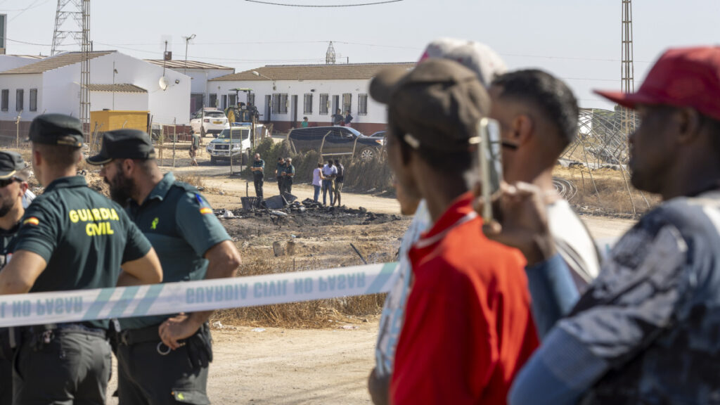 Incendie tragique : un migrant perd la vie dans un camp de fortune à Huelva