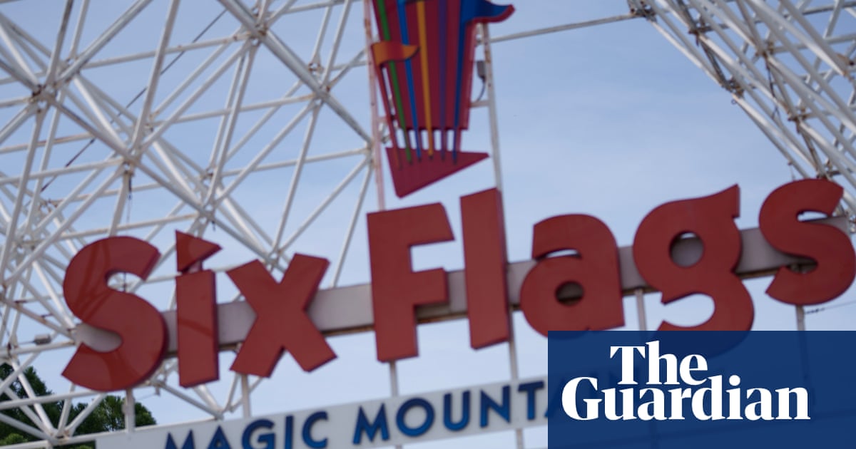 Six Flags Magic Mountain : Poursuivi pour des dommages cérébraux présumés suite à l'attraction X2