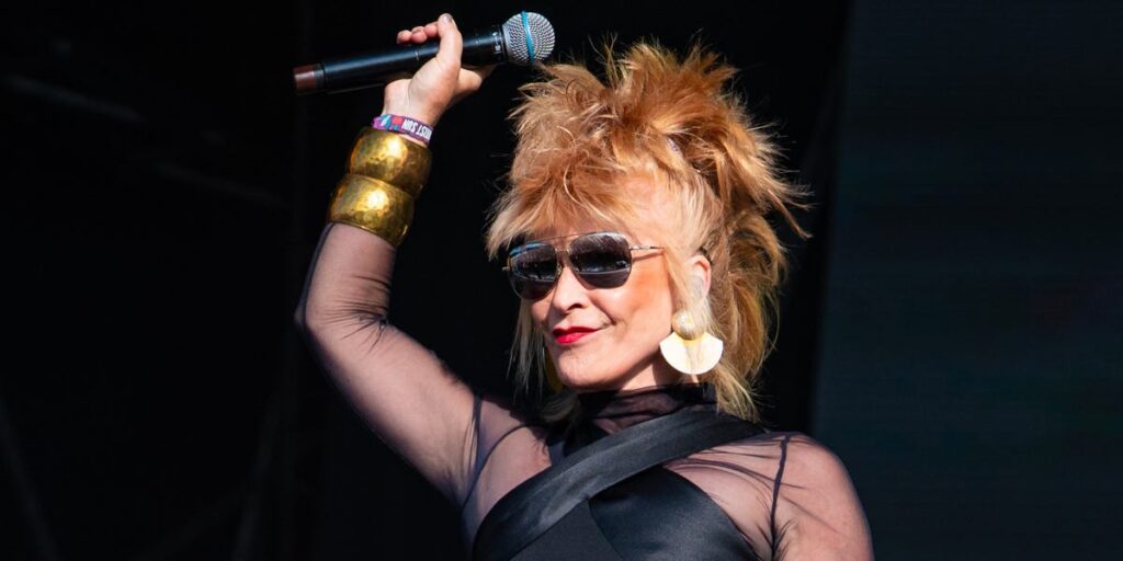 Toyah Wilcox, 68 ans, rend le fitness amusant avec cet exercice doux – sans salle de sport !