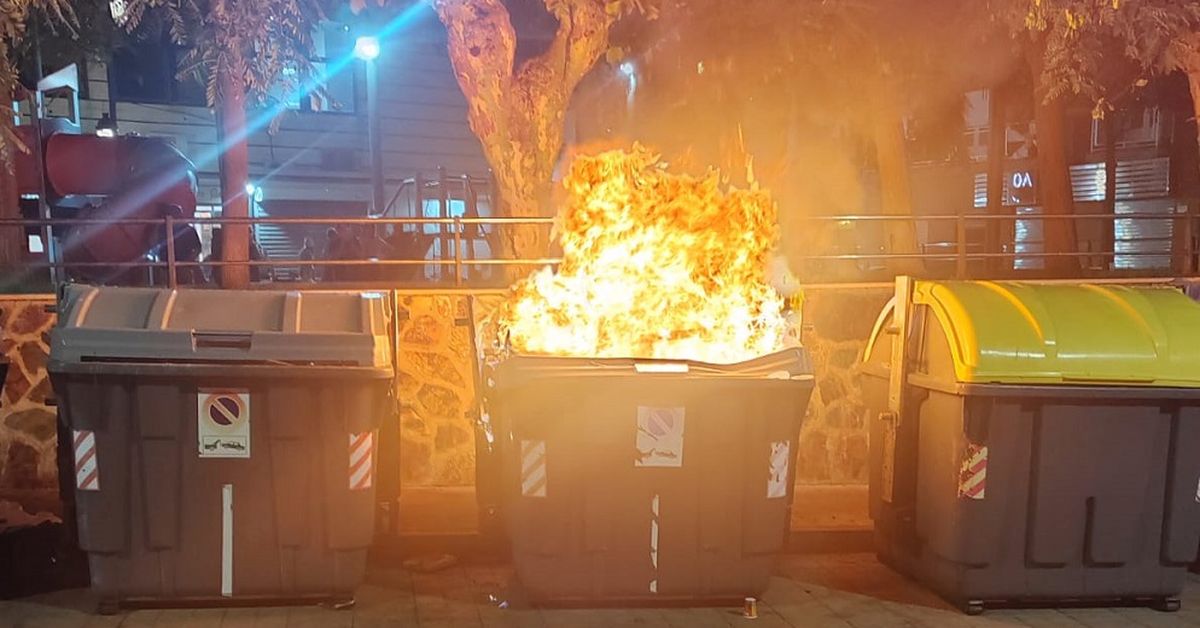 El SEIS intervient au cœur de la ville pour éteindre un conteneur en feu