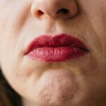 Confidences entre amies : une promotion révélatrice qui met en lumière une amitié unidirectionnelle.