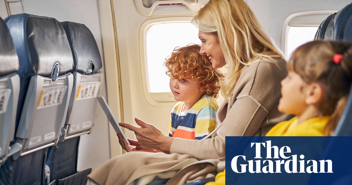 Interdiction pour les compagnies aériennes britanniques de facturer les parents pour s'asseoir avec leurs enfants