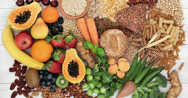 Protéines ou fibres : Quel aliment rassasie le plus ?